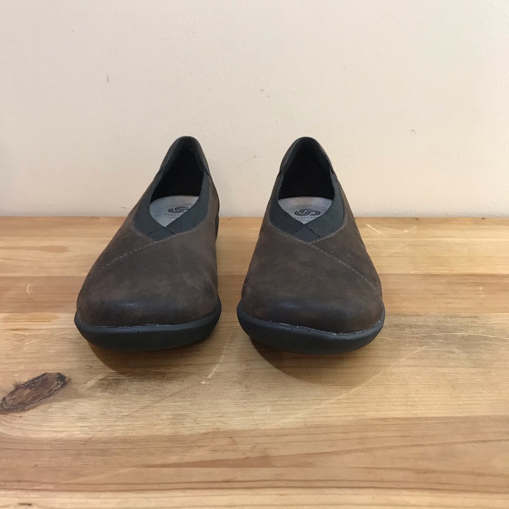 Cloudstoppers by Clarks Brown Slip On Shoe Sz 5.5